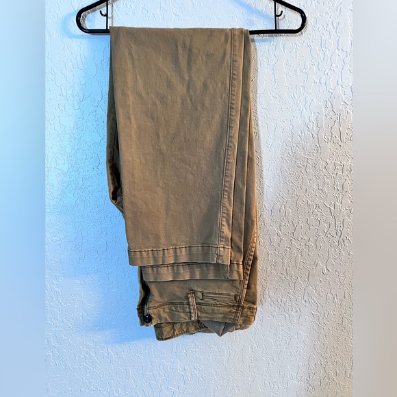 Gap men’s dark khakis - Picture 2 of 3